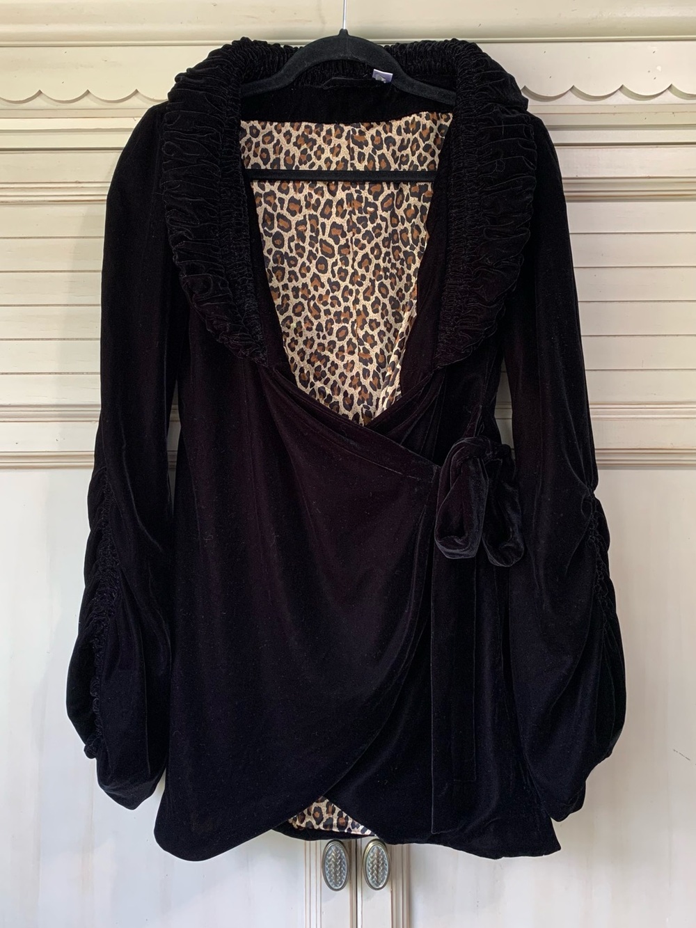 Vintage Frederick's of Hollywood Black Velvet Wrap Bed Jacket Size Small